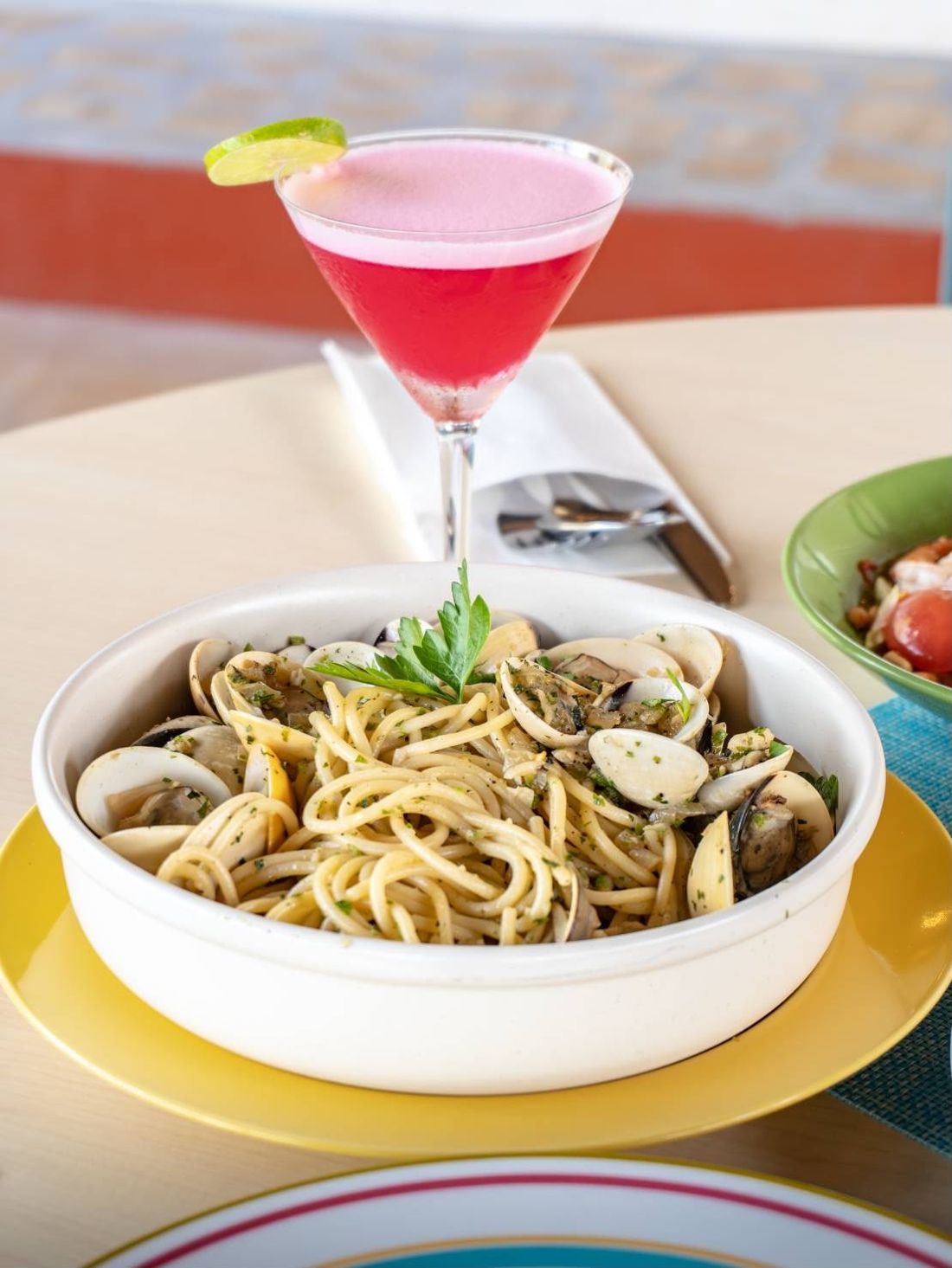 Vongole and a cocktail on the terrace